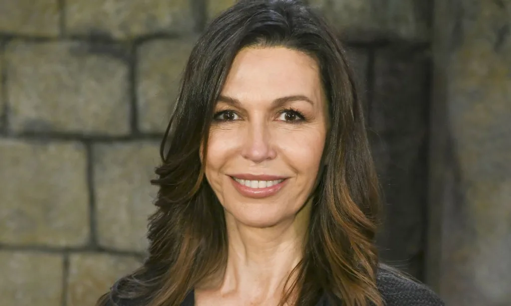 General Hospital - Finola