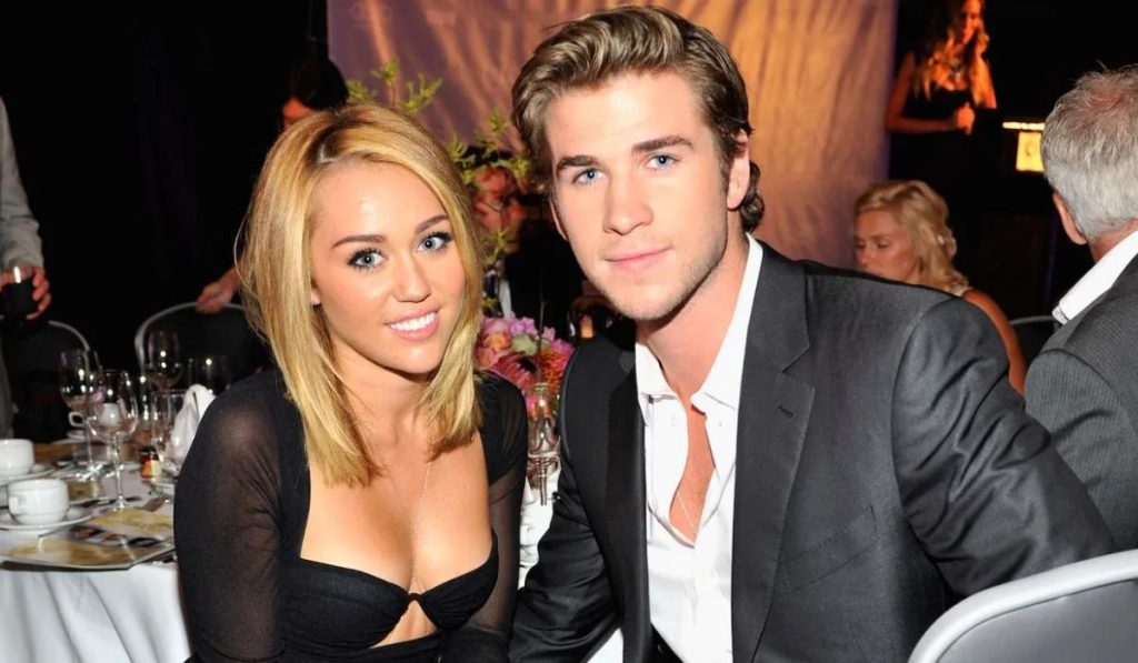 Miley Cyrus- Liam Hemsworth