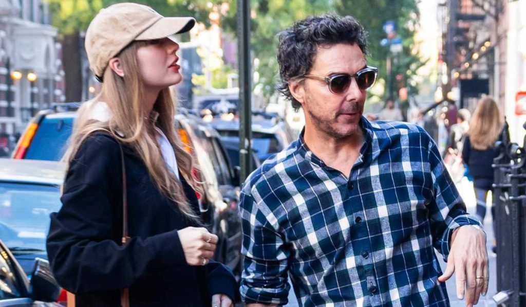Taylor Swift- Deadpool Director