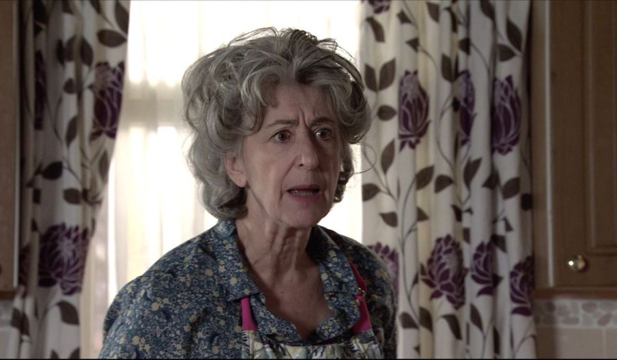 coronation-street-spoilers-lipman-evelyn