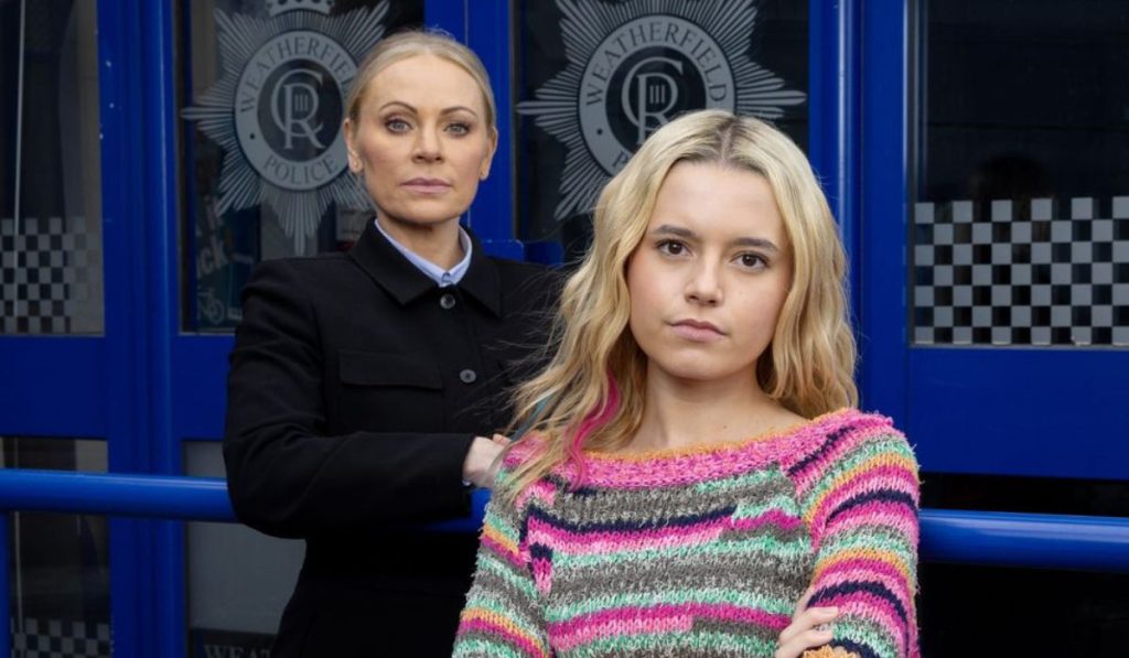 coronation-street-spoilers-lisa-betsy

