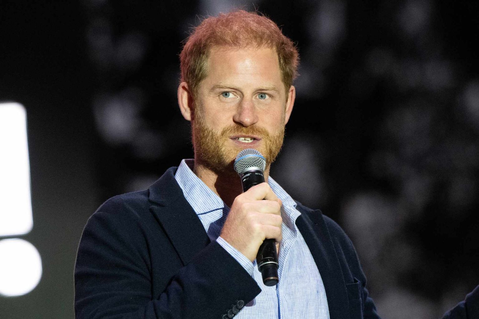 RN/ Prince Harry Looks Relaxed