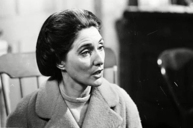 EastEnders - Mrs Parsons - 25th Np