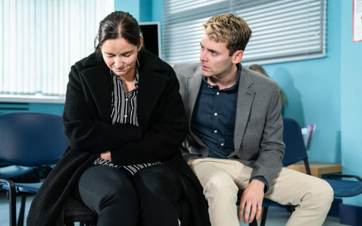 EastEnders Spoilers - Lauren & Peter - 7th Dec