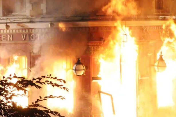 EastEnders - Walford - 9th Dec