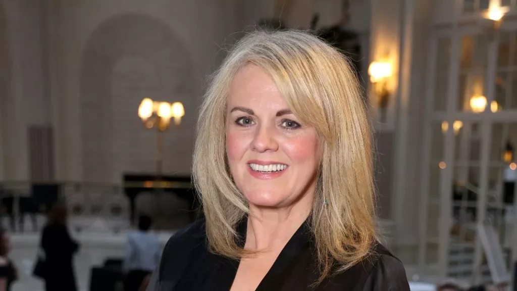 sally-lindsay-replaces-stephen