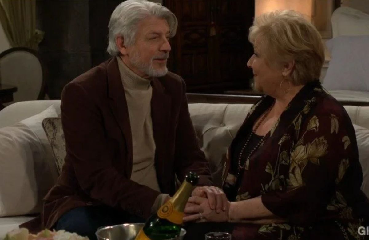 The Young and the Restless: Traci finds shocking information
