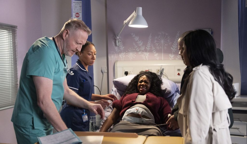 dee-dee-operation-emergency-coronation-street