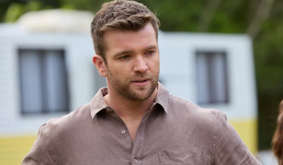 Home and Away: Levi meets Mali