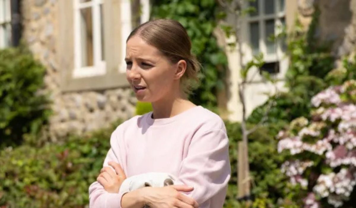 Emmerdale: Belle is shocked