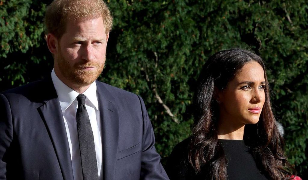 Royal News/ Harry's name is missing