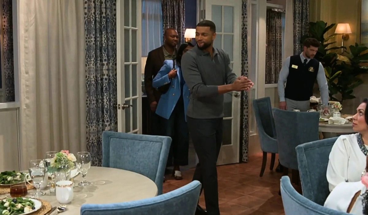 Martin-scene-beyond-the-gates
