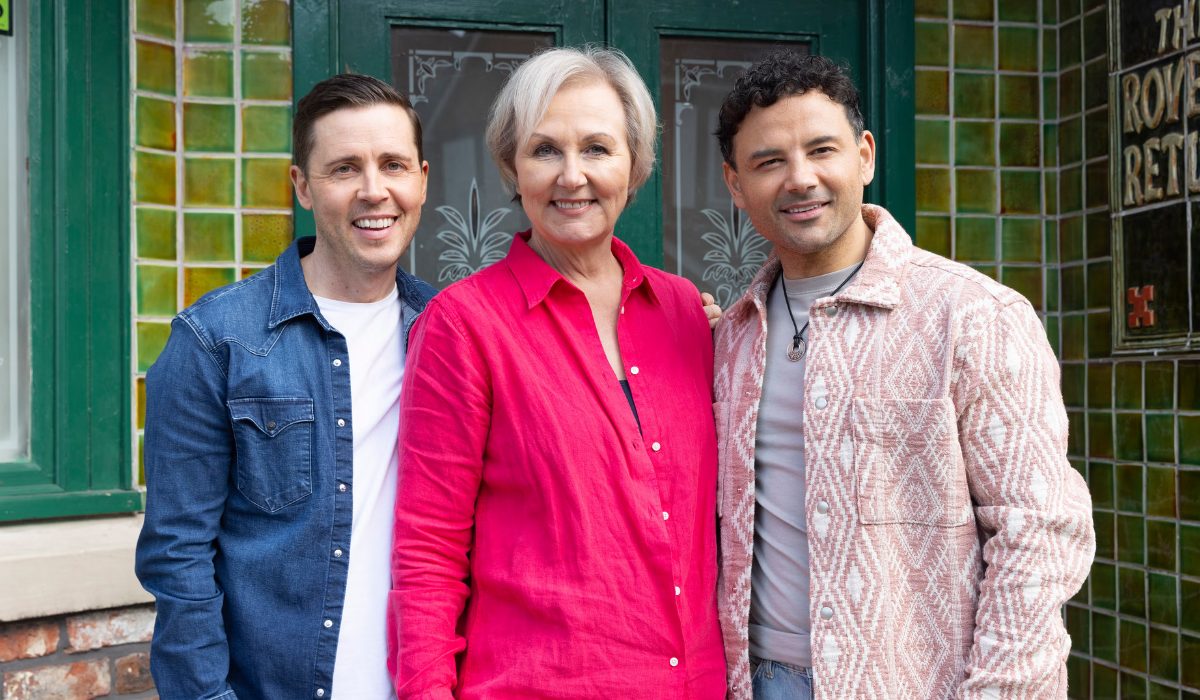 Eileen goes off to Thailand in Coronation Street?