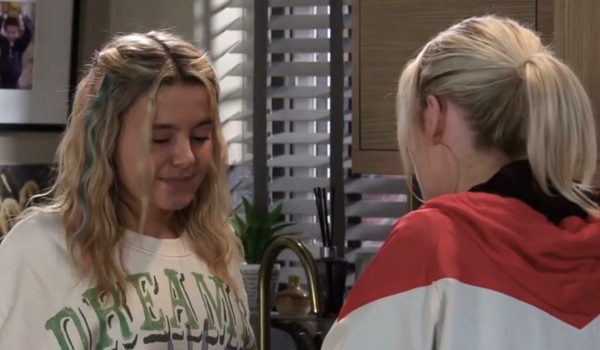 lauren-betsy-friendship-coronation-street