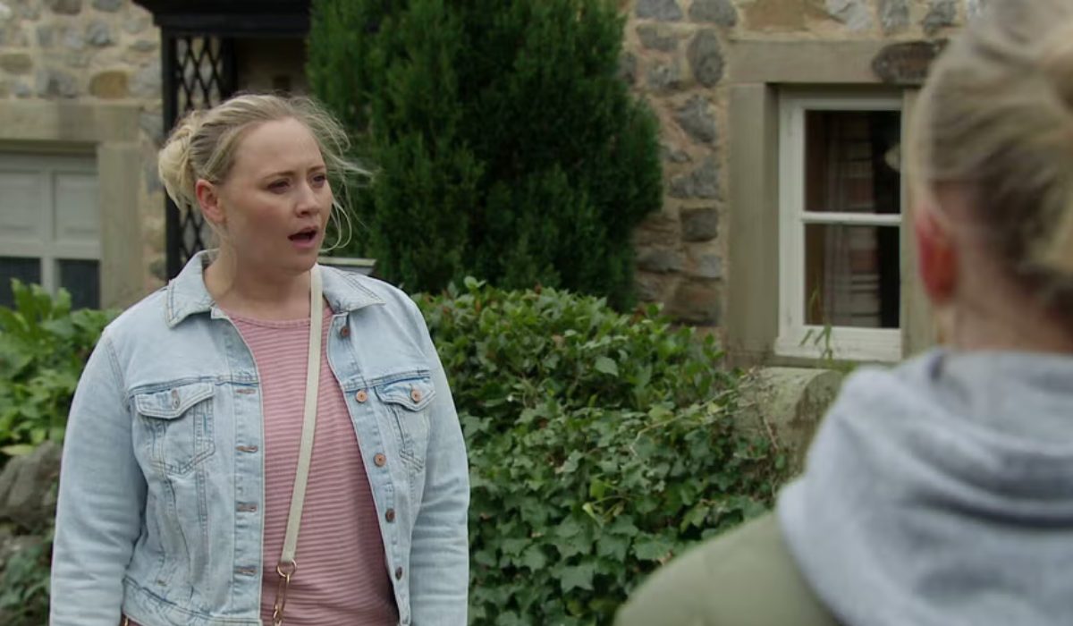 Emmerdale: Tracy is in trouble