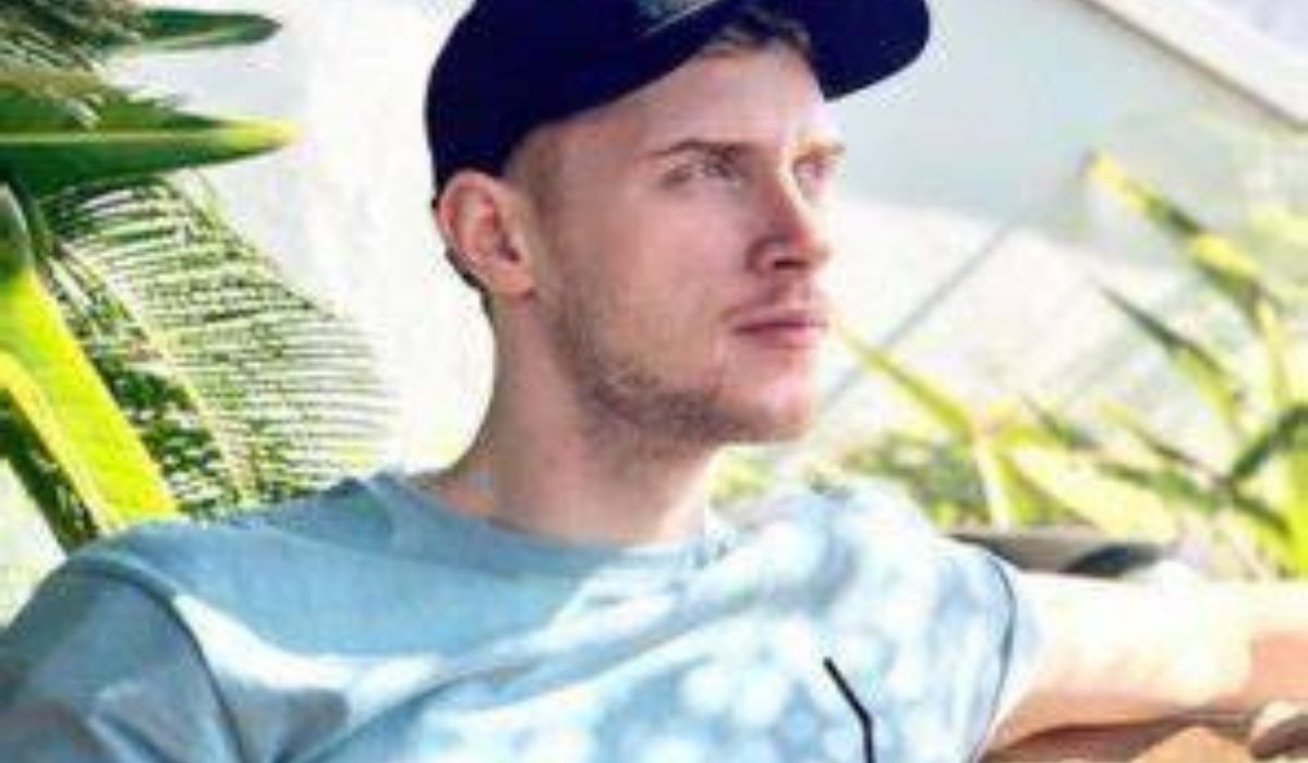 Emmerdale: Max opens up on love story