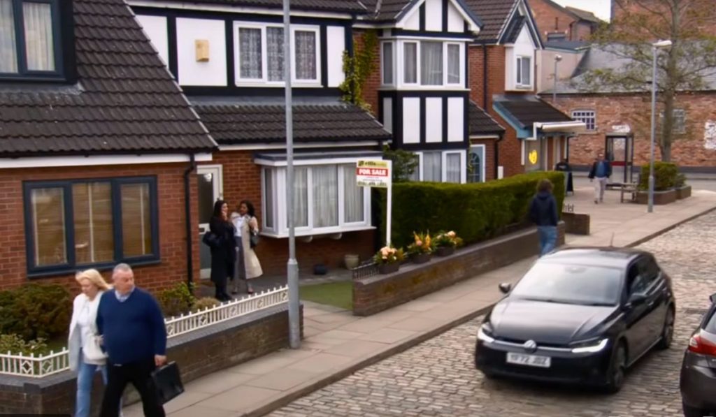 Carla is planning to buy No. 6
