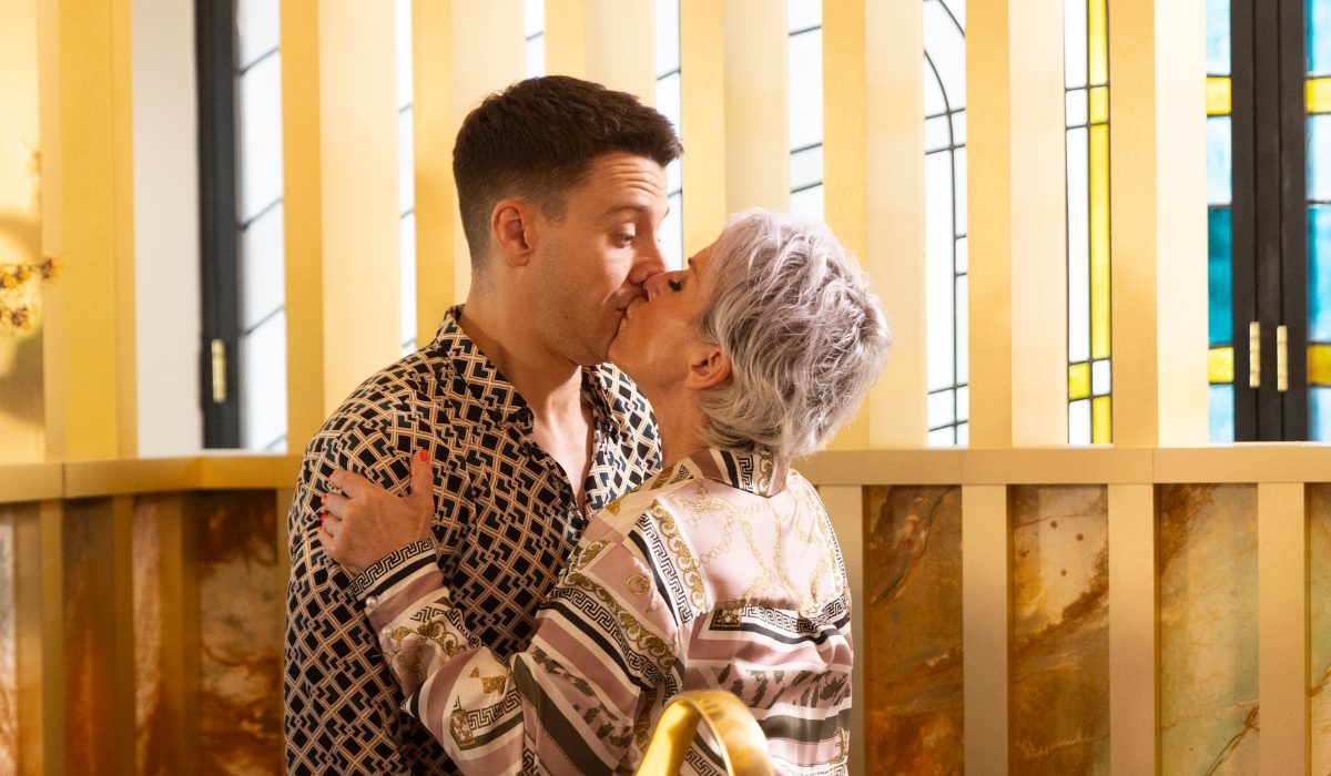 ryan-debbie-kiss-coronation-street