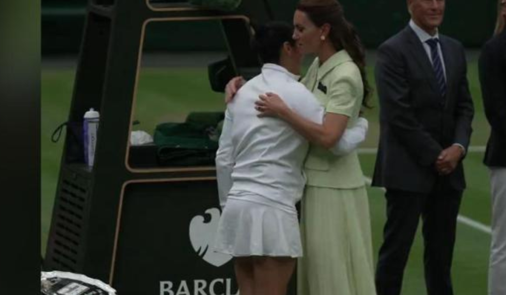 Royal News: Kate hugs Ons