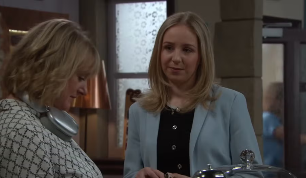 Emmerdale: Nicola gives a suggestion