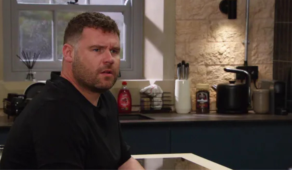 Emmerdale: Aaron convinces Robert