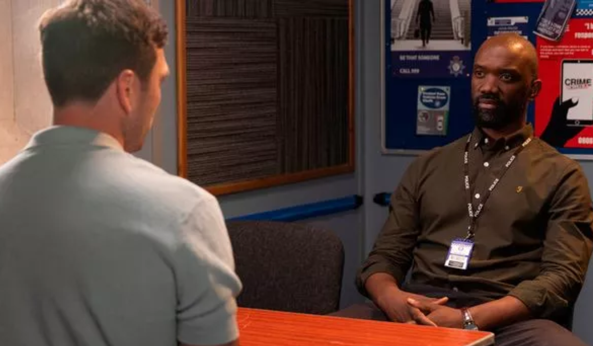 Coronation Street: Kit faces Costello