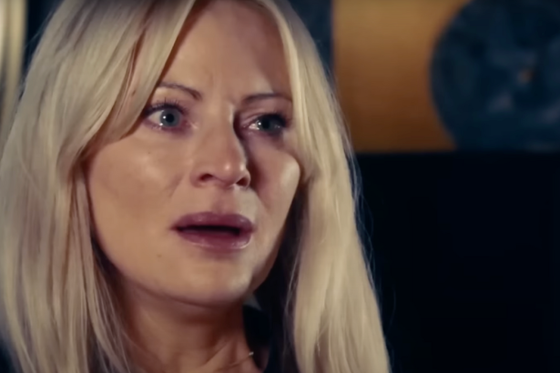 Coronation Street: Lisa and Carla in trouble