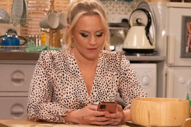 Emmerdale: Tracy fights with Vanessa