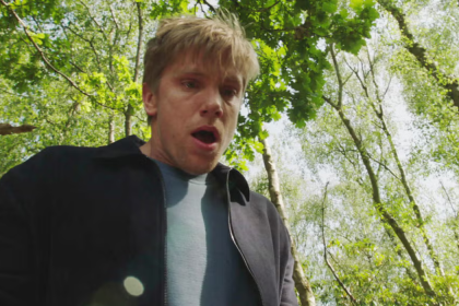 Emmerdale: Robert is shocked