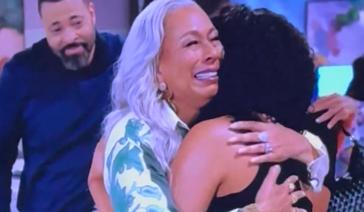 Beyond the Gates: Anita hugs Chelsea