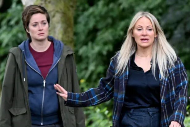 Lisa rejects Becky: Coronation Street