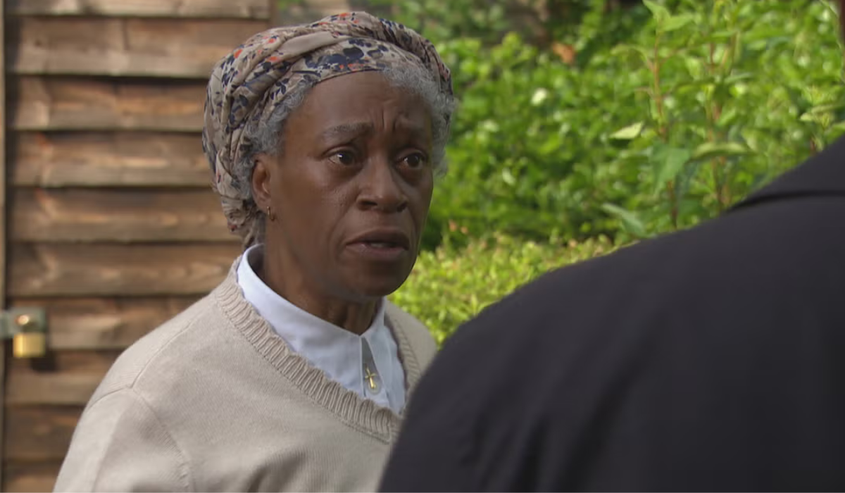 Emmerdale: Flo plays Claudette