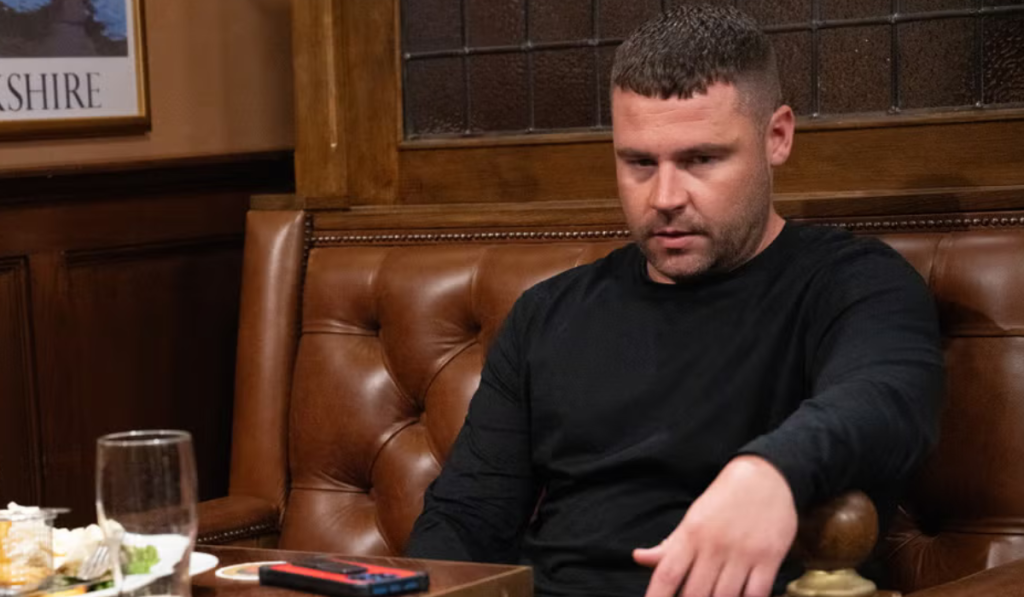 Emmerdale: Aaron is upset