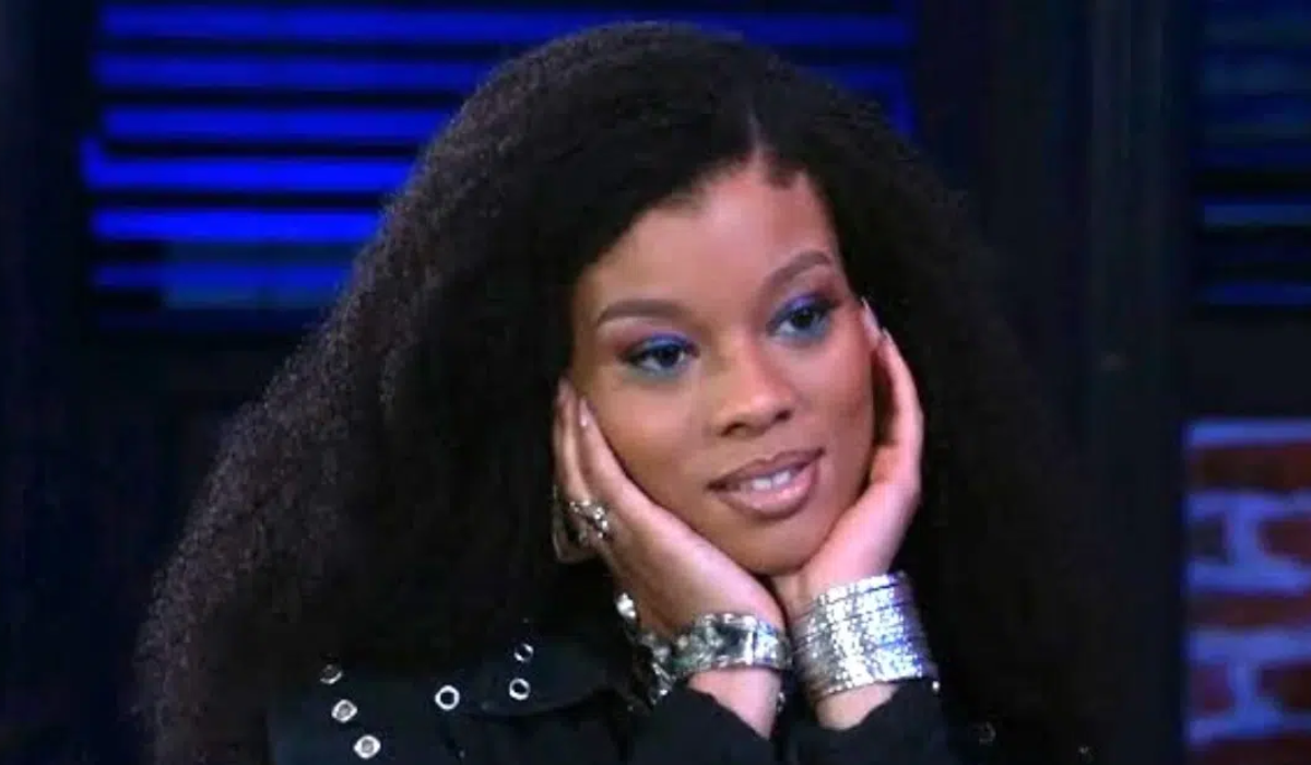 Eva-beyond-the-gates