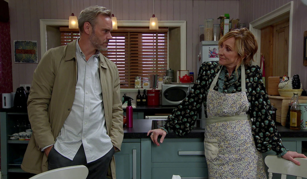 Emmerdale: Ray loves her