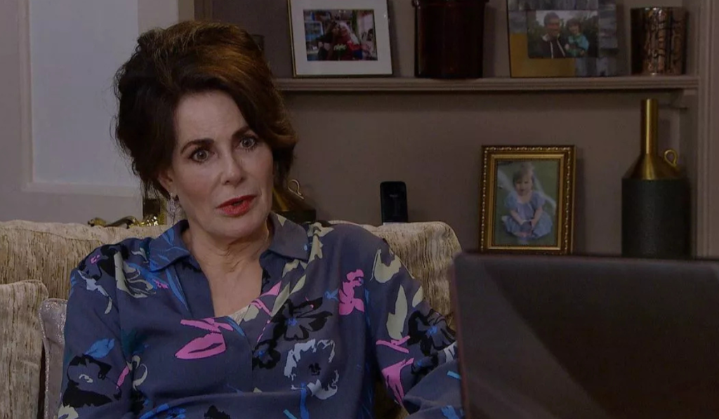 Emmerdale: Faith meets Robert