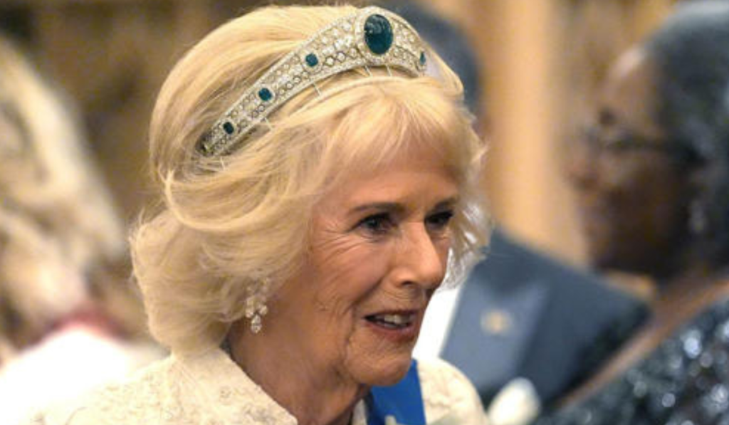 Royal News: Queen wore a tiara