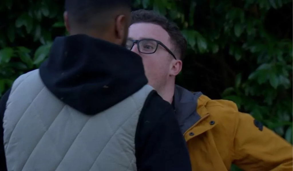 Emmerdale: Vinny kissed Kammy