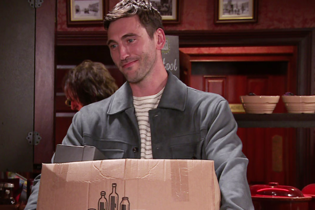 kit moving in coronation street