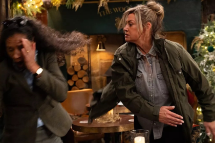 Emmerdale: Moira slaps her