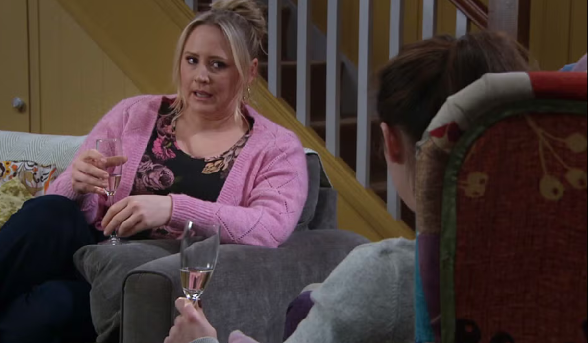 Emmerdale: She plays Tracy