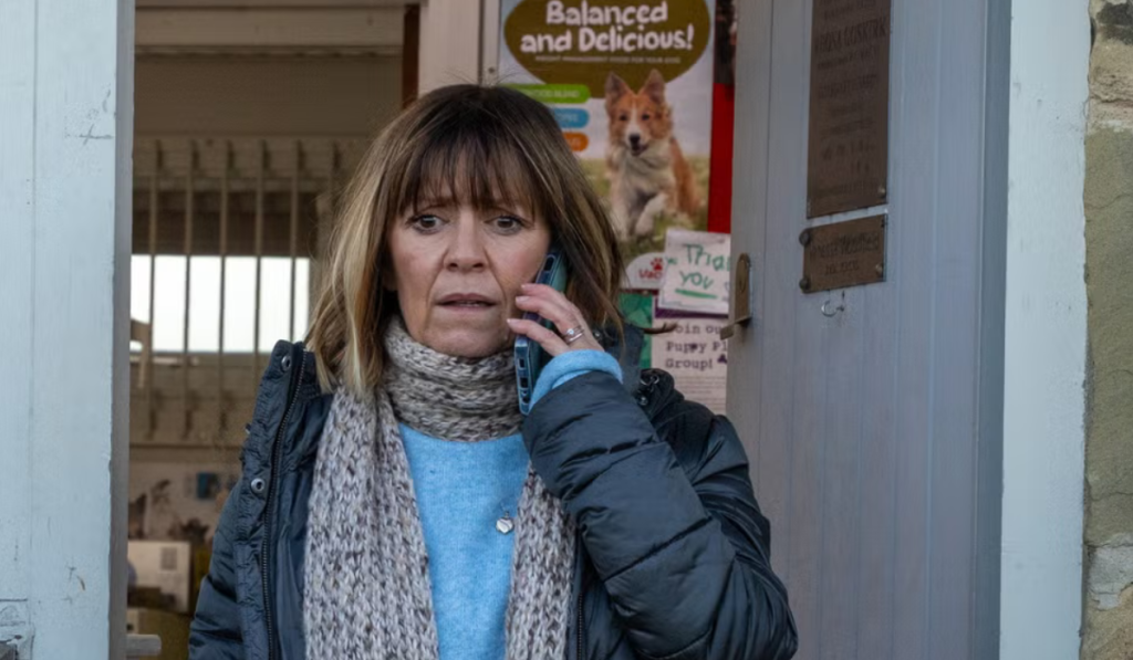 Emmerdale: Who has been she talking to?