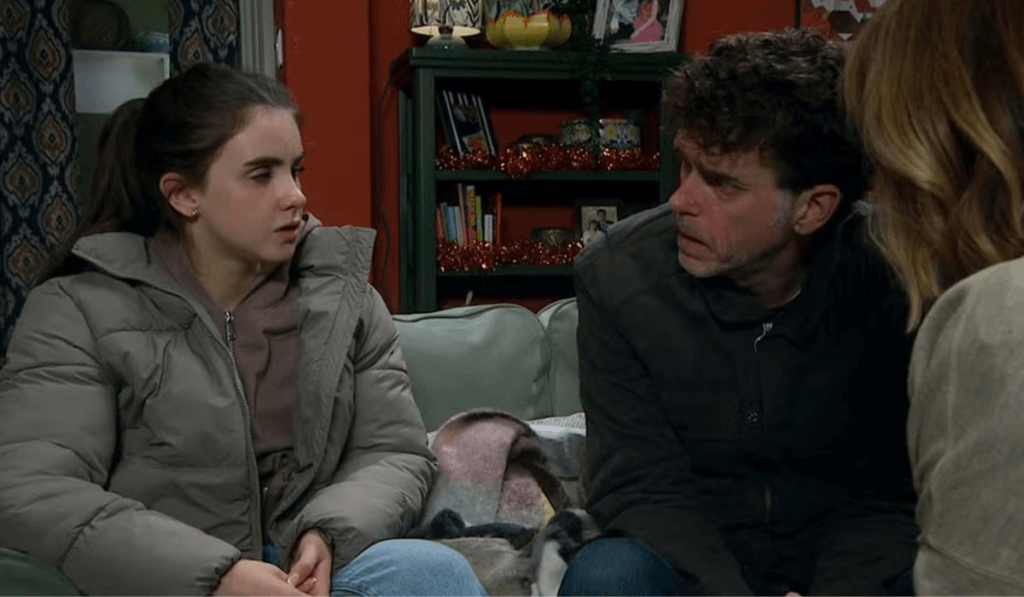 Emmerdale: Ray frees April.