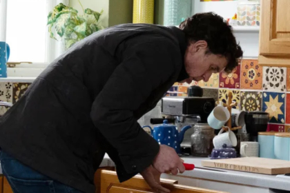 Emmerdale: Marlon is anxious