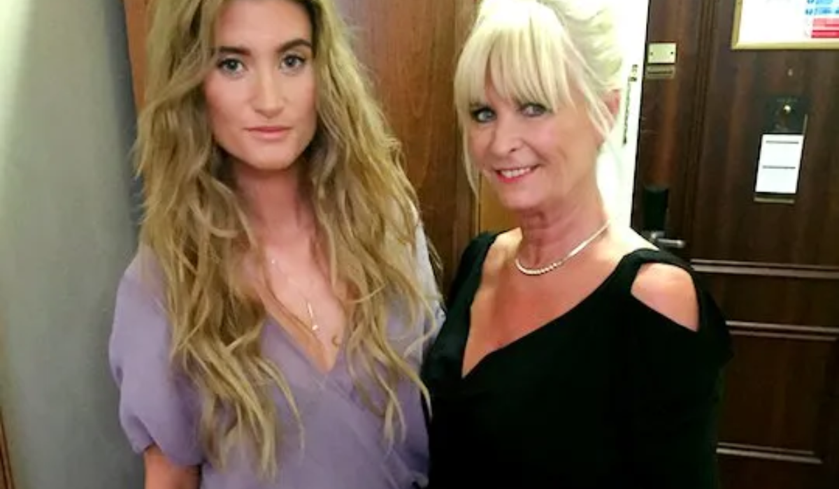 Emmerdale: Charley & Helen