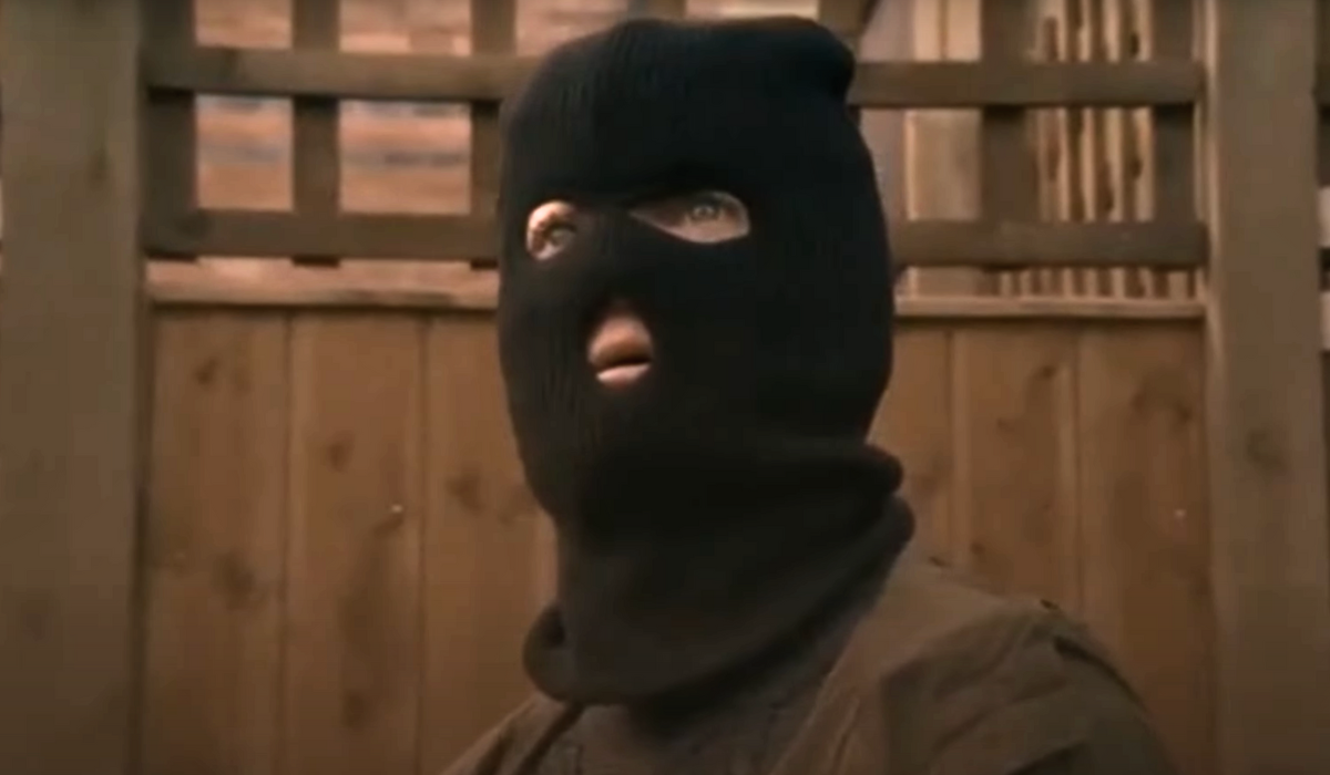 becky-masked-coronation-street