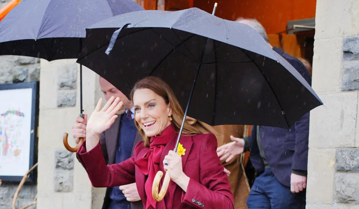 Royal News: Kate met them during heavy rain