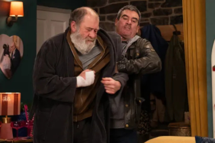 Emmerdale: Bear attacks Cain.