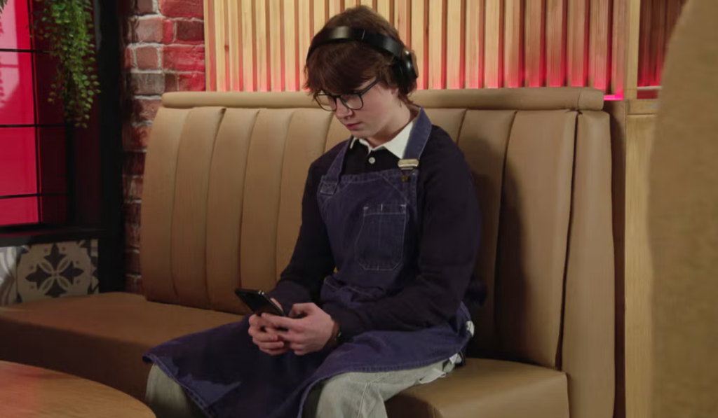 sam-camera-scam-coronation-street