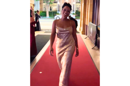 Arielle-Naomi-beyond-the-gates